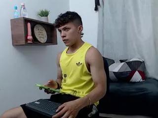 lucas_luxx on Flirt4Free 