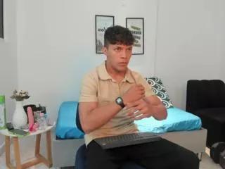 lucas_luxx on Flirt4Free 