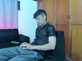 lucas_luxx on Flirt4Free 