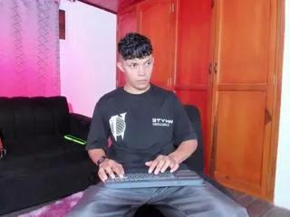 lucas_luxx on Flirt4Free 