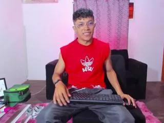 lucas_luxx on Flirt4Free 