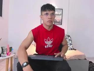 lucas_luxx on Flirt4Free 