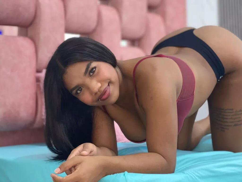 AliciaHiltom
