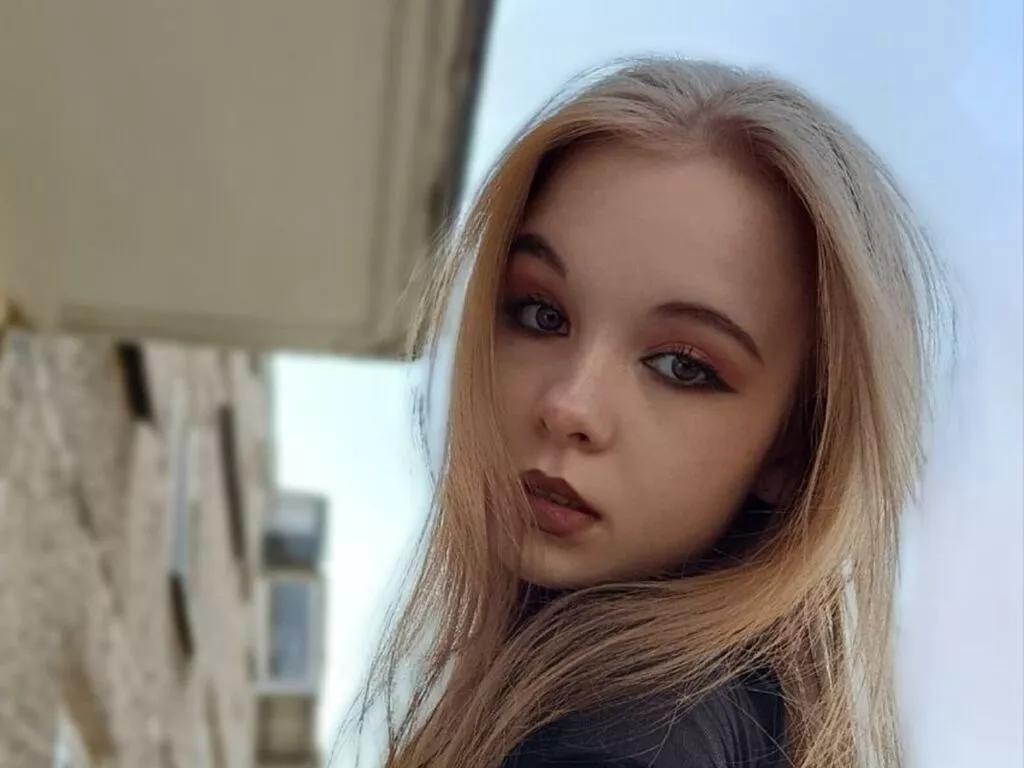 ElletteChesser on LiveJasmin