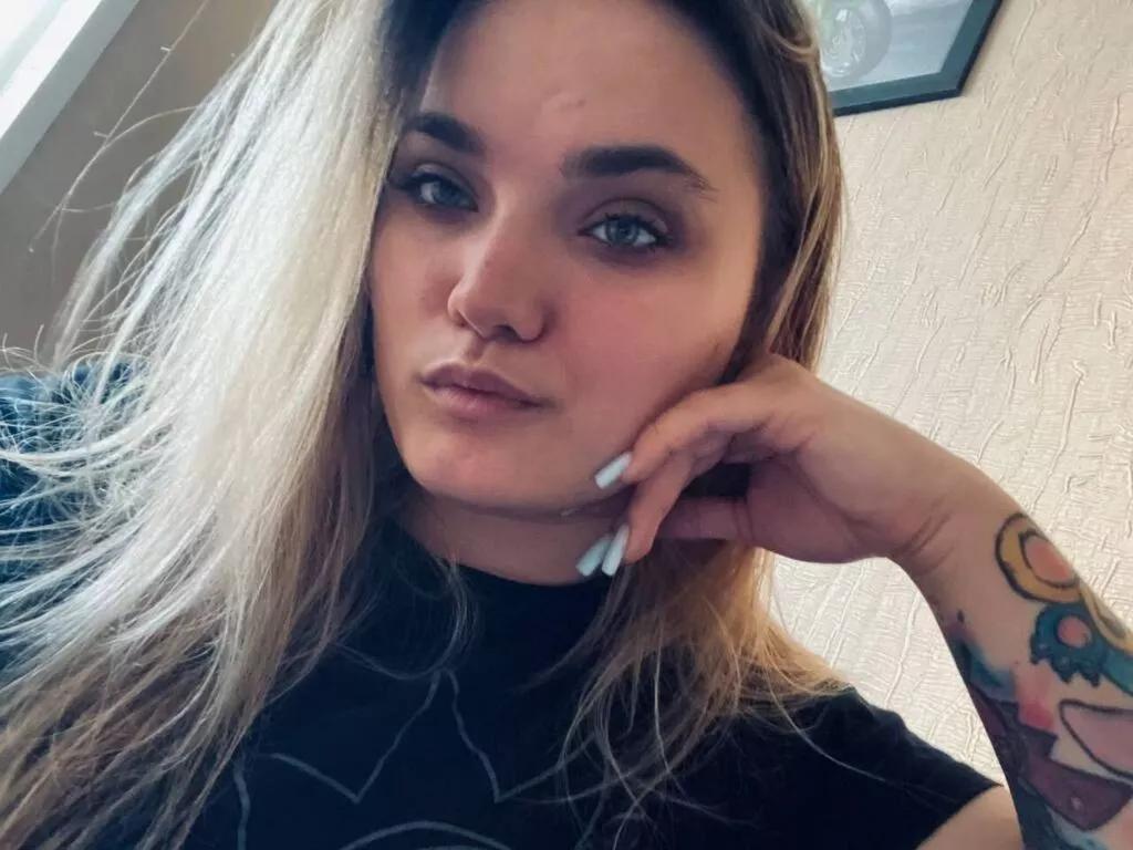 EmmaReedd on LiveJasmin