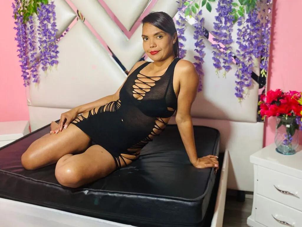 IsamarWhatson on LiveJasmin