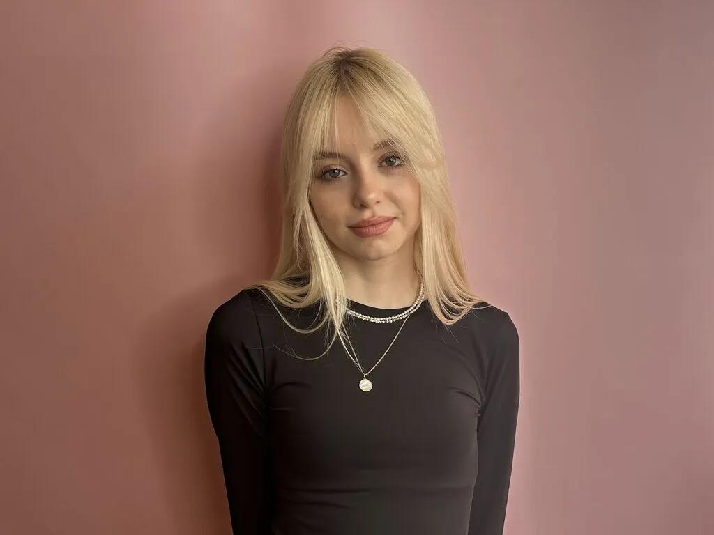 LorettaCovil on LiveJasmin