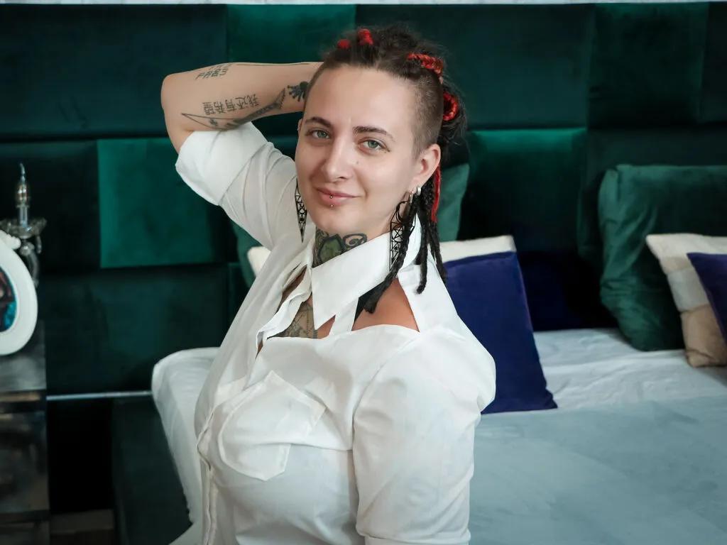 SelenasJones on LiveJasmin