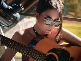 NiniThomson