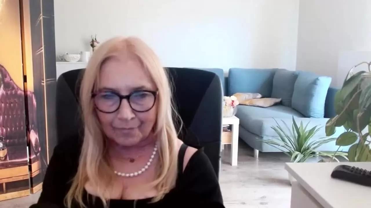 SofiaTease on Streamray 