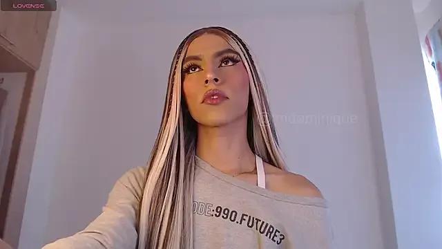 StripChat _sweetnicolle_  is Freechat  _sweetnicolle_ — PLAY AND WET YOUR NIPPLES