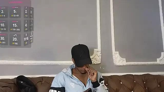 AaronCruz_ on StripChat 