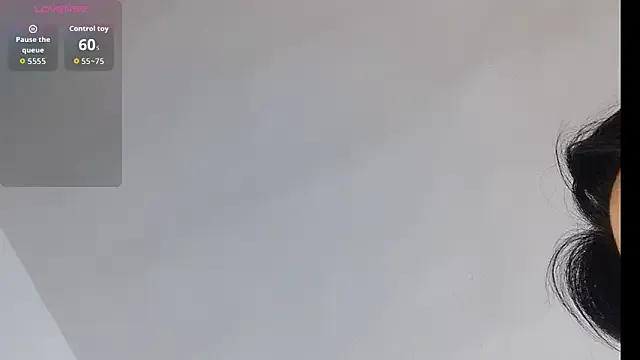 adele8731 —  sucking fingers/shoulder