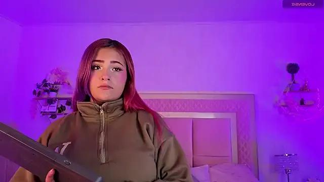 Freechat AlanaOdison on StripChat