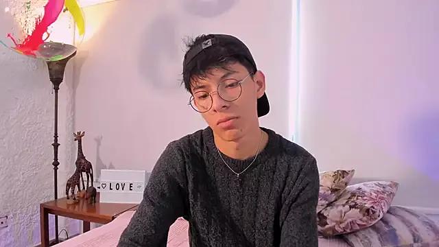 Freechat alexandersawyer on StripChat