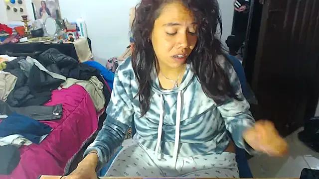 AmaraRoberts420 on StripChat 