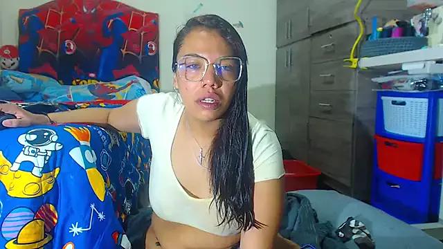 AmaraRoberts420 on StripChat 