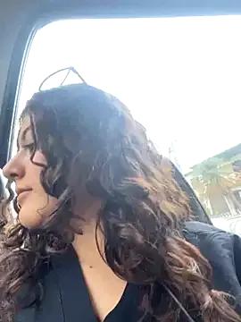 Amber_rose_outdoors — flashing breasts to bus passenger