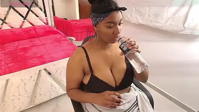 Freechat Amiranast on StripChat