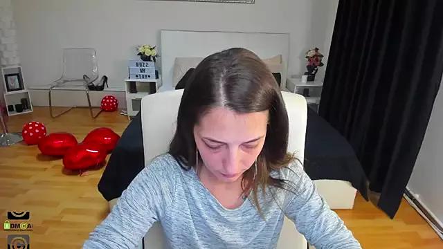 AnyaHills on StripChat 