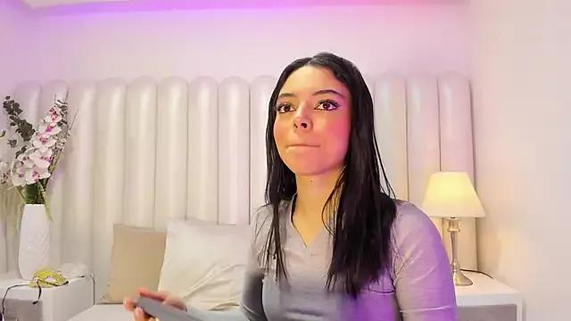 AriaBelles — Show tits