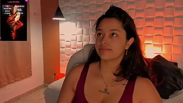Freechat Ariana_Pierce on StripChat