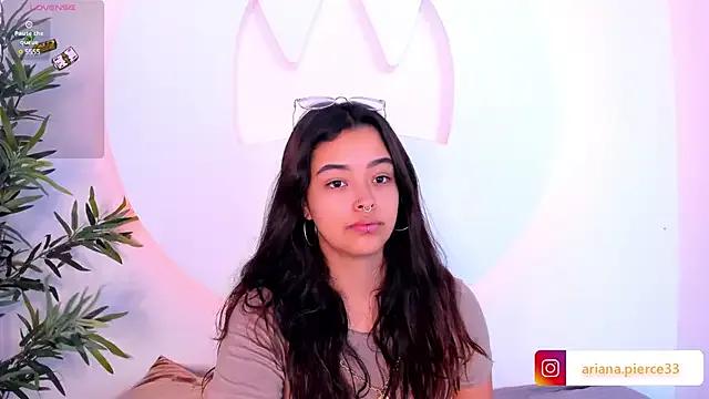Freechat Ariana_Pierce on StripChat