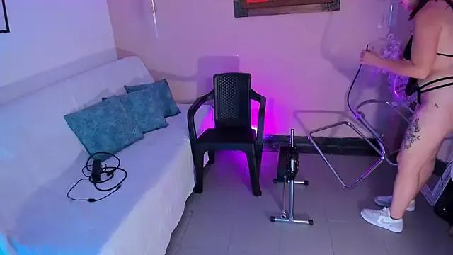 Freechat ArianaBaker on StripChat