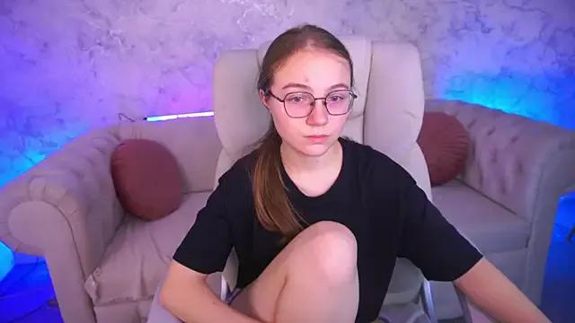 StripChat ArrinaWairr  is Freechat  ArrinaWairr — buy food for my cat