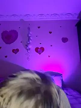 Freechat BellaBellaHot on StripChat