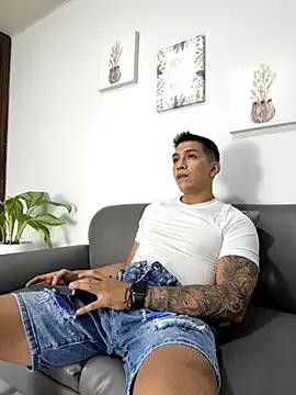 Freechat blackbullger_ on StripChat