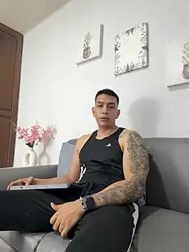 Freechat blackbullger_ on StripChat