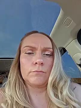 Avatar of Bondgirl_013