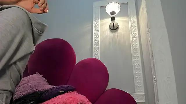 Bonniie_22 on StripChat 