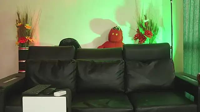 Freechat bonniie_98_ on StripChat