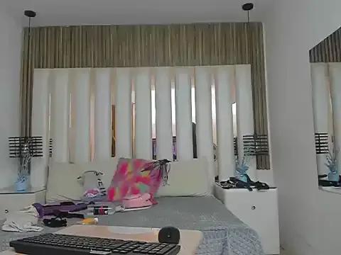 BritanyANDruby — get naked+fuck pussy