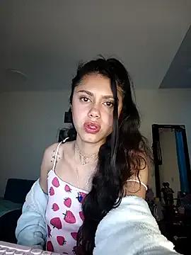 Freechat caramel_doll__ on StripChat