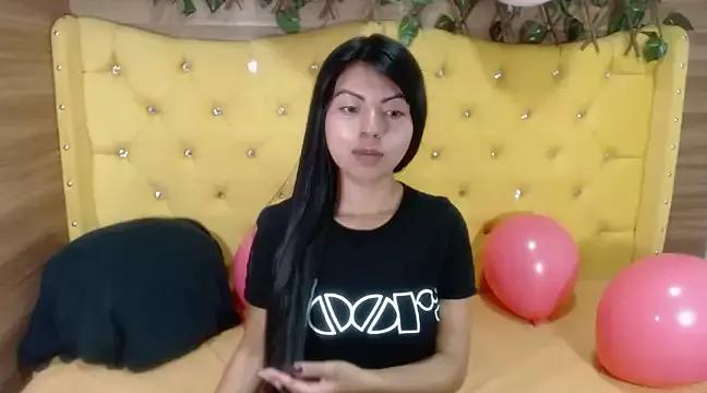 Freechat CarolineBrunx on StripChat