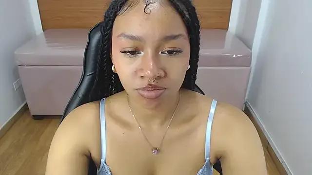 Freechat catalina25_t on StripChat