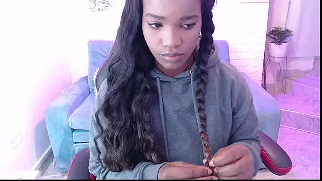 Freechat cattalheya on StripChat