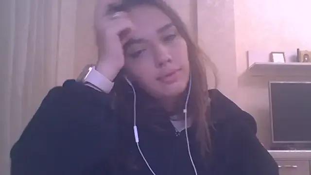 StripChat CeyaLier  is Freechat  CeyaLier — Show heart by fingers