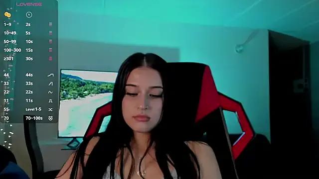 Freechat Charlotte_greys on StripChat