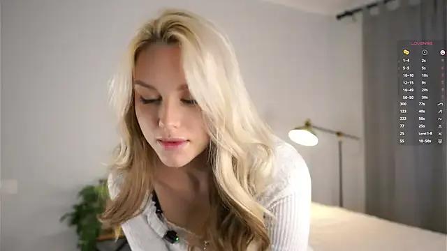 StripChat CherieSprinzl is Freechat CherieSprinzl — lick and suck my nipples