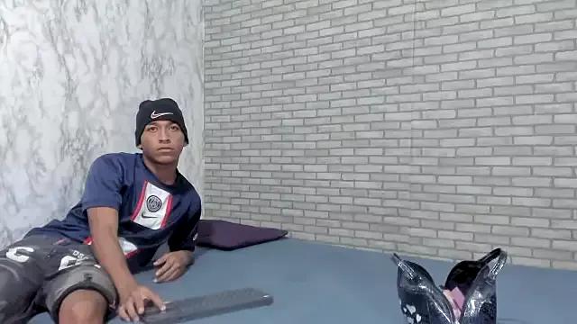 chicamir22 on StripChat 