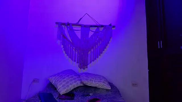 Freechat chloe_tgn on StripChat