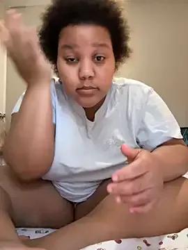 Freechat chocolate_bella on StripChat