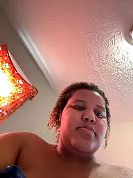 Freechat chocolate_bella on StripChat