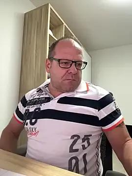 Avatar of coupleLatinaLovers