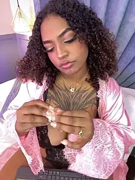 Freechat Cristal-Jonnes on StripChat