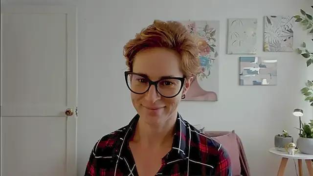 Avatar of cuddlingbunny